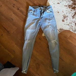 L&B Skinny distressed jeans